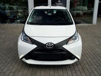 Gebraucht Toyota Aygo 69 PS (50 kW) 2018 Weiß Kleinwagen