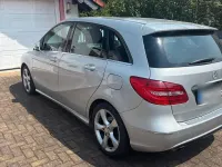 Gebraucht Mercedes B180 122 PS (89 kW) 2013 Silber Kleinwagen