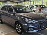 Gebraucht Hyundai i20 Trend 101 PS (74 kW) 2020 Star dust Limousine