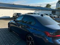 Gebraucht BMW 318 Advantage 150 PS (110 kW) 2019 Blau Limousine
