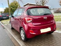Gebraucht Hyundai i10 87 PS (63 kW) 2014 Rot Kleinwagen