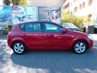 Używany Kia Ceed 143 KM (105 kW) 2009 Czerwony Hatchback