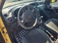 Używany Fiat Panda 54 KM (39 kW) 2010 Żółty Hatchback