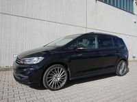Gebraucht VW Touran R-line 150 PS (110 kW) 2018 Deep black perleffekt Van / Kleinbus