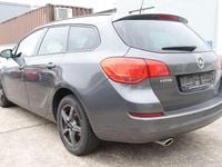 Usata Opel Astra Design Edition 140 CV (102 kW) 2011 Grigio Station wagon