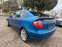 Gebraucht Mercedes C200 163 PS (119 kW) 2001 Blau Coupé