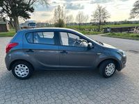 Gebraucht Hyundai i20 Edition 86 PS (63 kW) 2014 Grau Kleinwagen