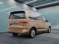 Gebraucht VW Multivan Life 150 PS (110 kW) 2024 Gold Van