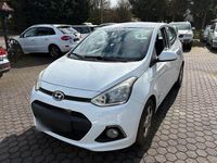 Gebraucht Hyundai i10 66 PS (48 kW) 2015 Weiß Kleinwagen