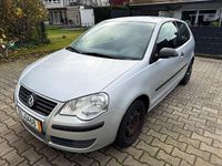 Gebraucht VW Polo Basis 54 PS (39 kW) 2005 Silber Limousine