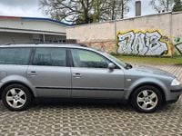 Second-hand VW Passat 131 CP (96 kW) 2004 Gri Break