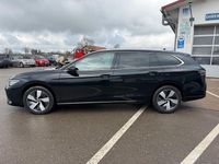 Gebraucht VW Passat Elegance 150 PS (110 kW) 2025 Schwarz Kombi