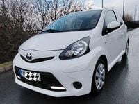 Gebraucht Toyota Aygo Cool 68 PS (50 kW) 2014 Weiß Kleinwagen