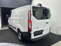 Gebraucht Ford Transit Custom 105 PS (77 kW) 2017 Weiß Van / Kleinbus