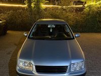 Gebraucht VW Bora 105 PS (77 kW) 2001 Grau Limousine