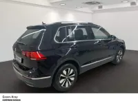 Gebraucht VW Tiguan R 150 PS (110 kW) 2023 Schwarz SUV