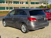 Gebraucht Mercedes B180 109 PS (80 kW) 2016 Grau Van / Kleinbus