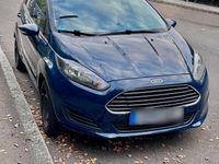 Gebraucht Ford Fiesta 101 PS (74 kW) 2015 Blau Limousine