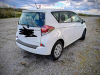 Gebraucht Toyota Verso 99 PS (72 kW) 2014 Weiß Van / Kleinbus