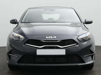 Usado Kia Ceed 140 HP (102 kW) 2025 Prateado Citadino