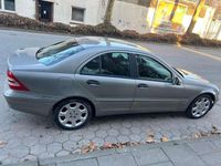 Gebraucht Mercedes C200 163 PS (119 kW) 2004 Cubanitsilber  metallic Limousine
