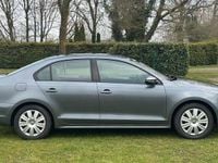 Gebraucht VW Jetta 105 PS (77 kW) 2011 Grau Limousine