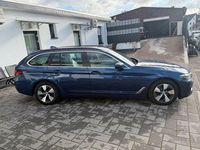 Gebraucht BMW 520 190 PS (139 kW) 2022 Phytonicblau metallic Kombi