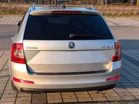 Gebraucht Skoda Octavia Elegance 179 PS (131 kW) 2014 Silber Kleinwagen