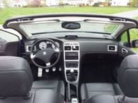 Gebraucht Peugeot 307 CC Tendance 140 PS (102 kW) 2006 Blau metallic Cabrio