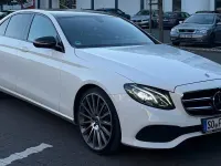 Gebraucht Mercedes E220 Night 194 PS (142 kW) 2019 Weiß Limousine