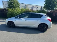 Gebraucht Opel Astra Sport 140 PS (102 kW) 2012 Silber Limousine