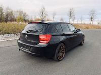Gebraucht BMW 02 136 PS (100 kW) 2012 Schwarz Limousine