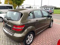 Gebraucht Mercedes B160 95 PS (69 kW) 2010 Braun Van / Kleinbus
