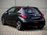 Gebraucht Peugeot 208 Allure 110 PS (80 kW) 2016 Schwarz Kleinwagen