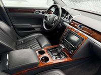 Second-hand VW Phaeton 245 CP (180 kW) 2015 Negru Berlinǎ