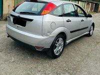 Gebraucht Ford Focus 75 PS (55 kW) 2000 Silber Limousine