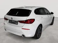 Gebraucht BMW 118 Advantage 150 PS (110 kW) 2023 Alpinweiß Limousine