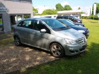Gebraucht Mercedes B150 95 PS (69 kW) 2009 Silber Van / Kleinbus