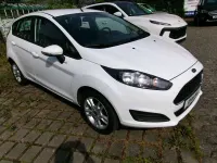 Gebraucht Ford Fiesta Trend 101 PS (74 kW) 2017 Frostweiß Kleinwagen