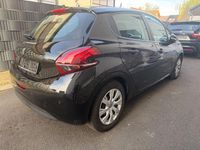 Gebraucht Peugeot 208 Active 83 PS (61 kW) 2018 Schwarz Kleinwagen