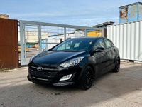Gebraucht Hyundai i30 110 PS (80 kW) 2015 Schwarz Limousine