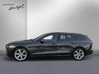 Gebraucht Volvo V60 Plus 197 PS (144 kW) 2023 Platinum grey / metallic Kombi