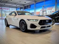 Neu Ford Mustang GT Fastback 446 PS (328 kW) 2025 Frost weiß sonderlack Coupé