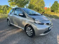 Gebraucht Toyota Aygo 68 PS (50 kW) 2007 Silber Kleinwagen