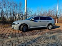 Gebraucht VW Passat Business 122 PS (89 kW) 2022 Grau Kombi
