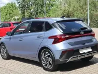 Neu Hyundai i20 Blackline 90 PS (66 kW) 2026 Gelb Kleinwagen