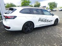 Gebraucht VW Passat R-line 150 PS (110 kW) 2024 Andere farbe Kombi