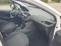 Gebraucht Peugeot 208 Access 68 PS (50 kW) 2014 Weiß Kleinwagen
