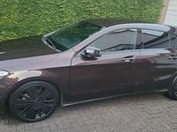 Gebraucht Mercedes CLA180 Shooting Brake 122 PS (89 kW) 2018 Braun Kombi