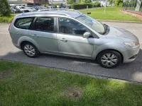 Usado Ford Focus 101 CV (74 kW) 2010 Plateado Familiar